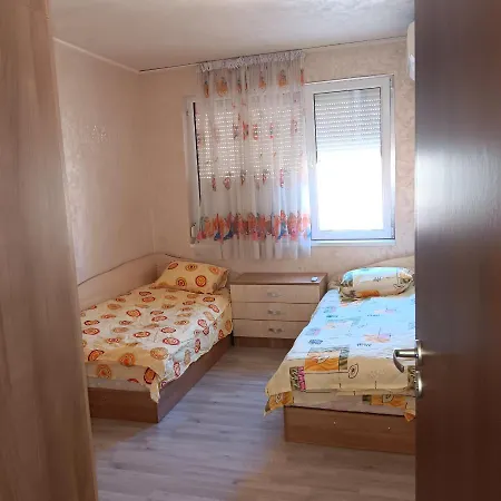 Daire Апартамент Миа *